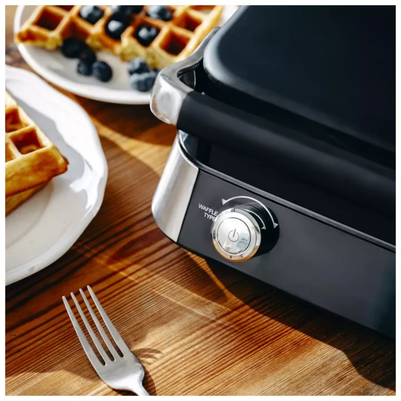 Adler AD 3084 piastra per waffle, 2400 W, nero/argento