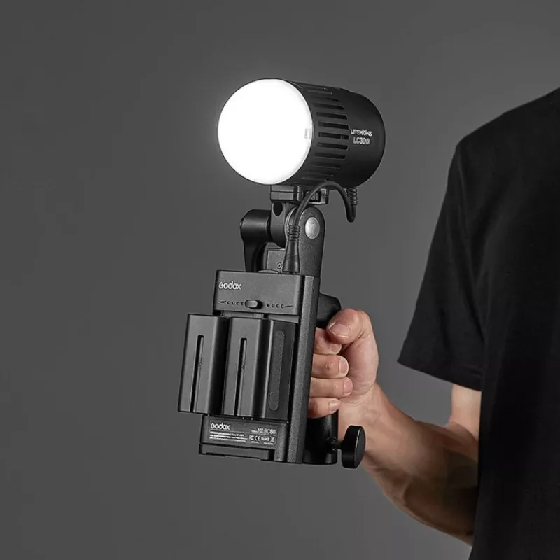 Set di accessori Godox ML-AK per luci LED serie ML (cupola diffusore, diffusore in silicone, mini riflettore, griglia a nido d'ape, filtri colorati)