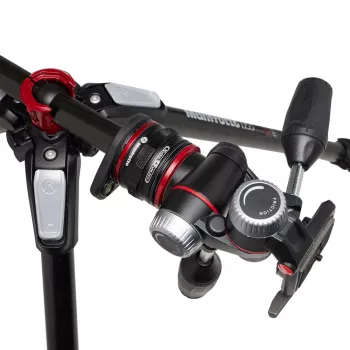 Manfrotto MK055CXPRO33WQR Treppiede in fibra di carbonio con 3 sezioni di gamba e testa a 3 vie XPRO