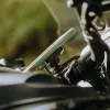 Supporto da manubrio per moto Peak Design Mobile V2 con funzione di ricarica (M-MM-AJ-BK-1)