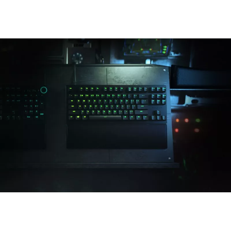 Razer Huntsman V2 Tenkeyless tastiera da gaming ottica cablata, switch Clicky Purple, layout nordico, RGB, nera (RZ03-03941300-R3N1)