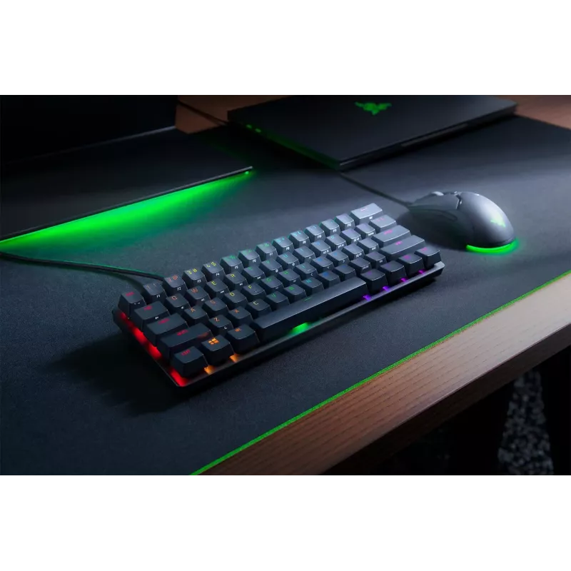 Razer Huntsman Mini 60% tastiera da gaming optomeccanica cablata, layout nordico, RGB, nera (RZ03-03391300-R3N1)