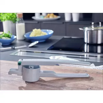 LEIFHEIT schiacciapatate e spätzle con meccanismo a leva in acciaio inox, gancio per pentola integrato, lavabile in lavastoviglie