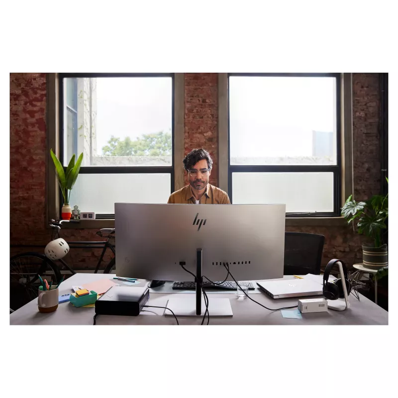 HP 738pu Series 7 Pro Monitor LED IPS curvo 38 inch WQHD+ 3840x1600 USB-C 65W