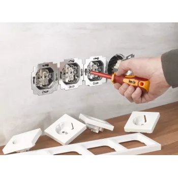 KWB Set di cacciaviti da 7 pezzi con cercafase, acciaio cromo-vanadio, punte magnetiche, impugnatura ergonomica a 2 componenti 140870