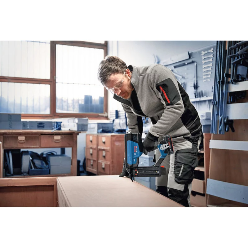 Bosch Professional GNH 18V-50-2M chiodatrice a batteria 18V (utensile nudo, blu/nero)
