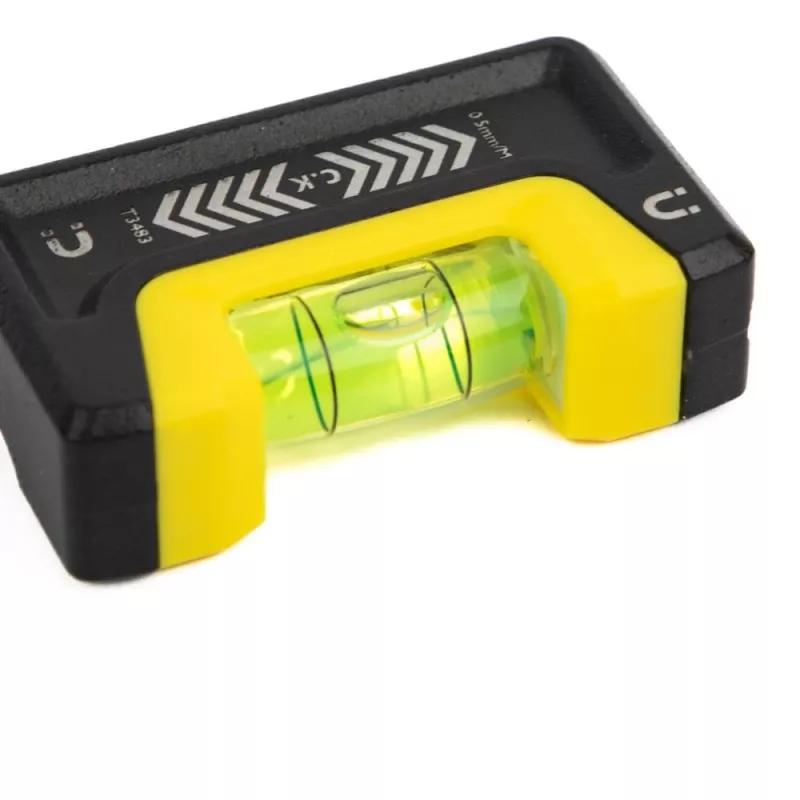 C.K Tools T3483 livella tascabile con magnete 67 mm 0,5 mm/m