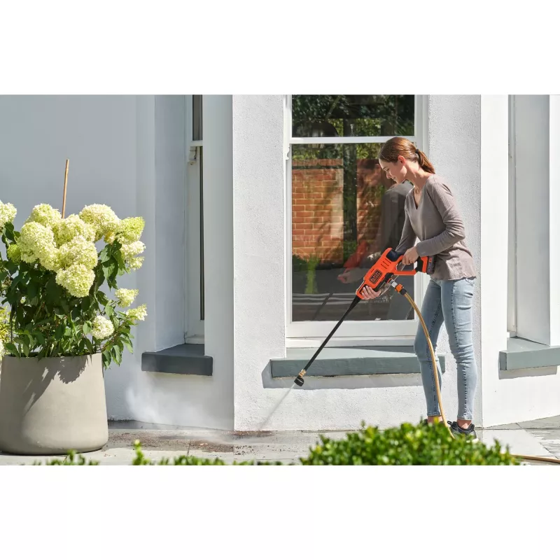 Black & Decker idropulitrice a batteria 18V 24 Bar con batteria da 2,0Ah e caricabatterie (BCPC18D1-QW)