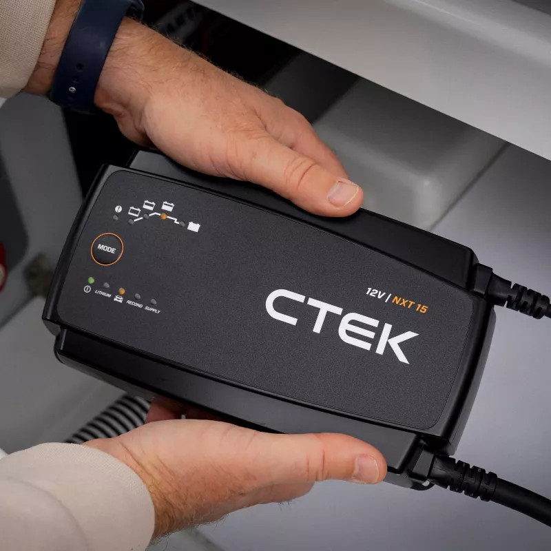 CTEK NXT 15 40-725 caricabatterie intelligente 15A 12V per batterie al piombo-acido e al litio