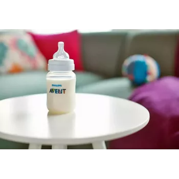 Philips Avent Anti-Colic biberon 260 ml, flusso lento, 1M+