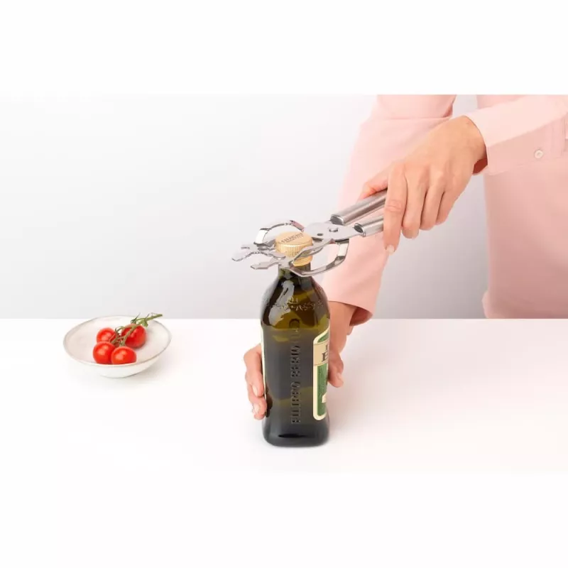 Apribarattoli Brabantia Profile in acciaio inox opaco con meccanismo di taglio laterale