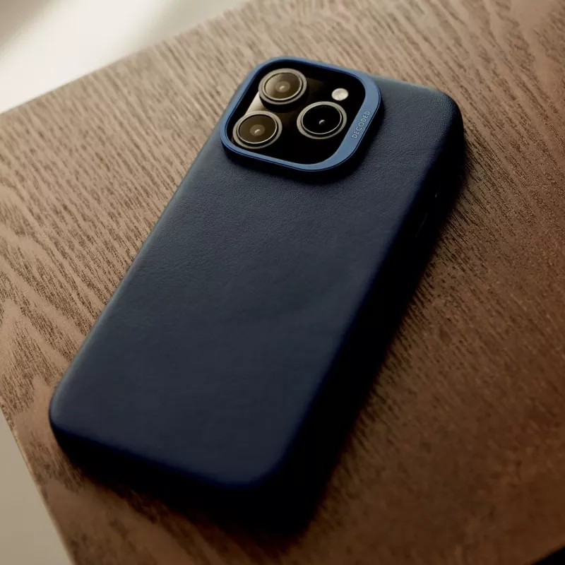Decoded protezione posteriore in pelle per iPhone 16 Pro Max, compatibile MagSafe, navy