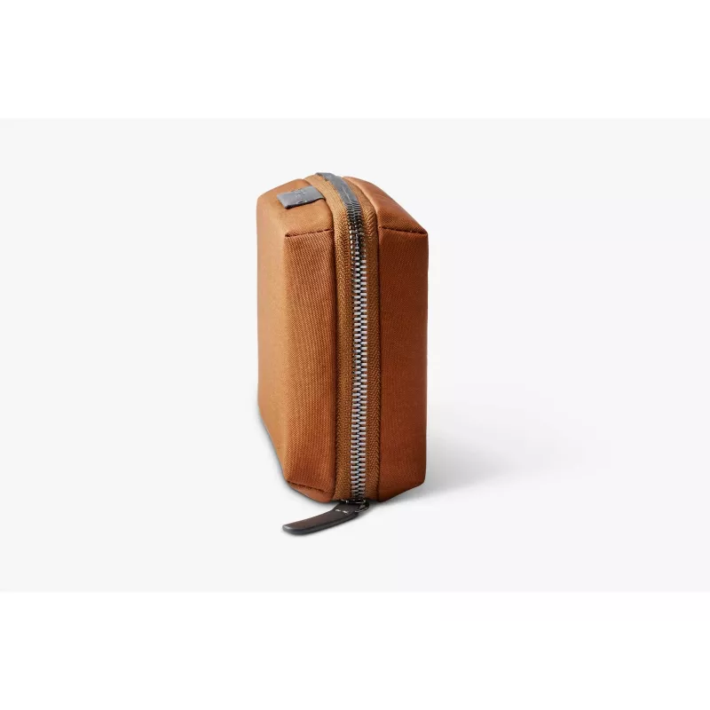 Bellroy Tech Kit Compact – organizzatore accessori tecnici bronzo