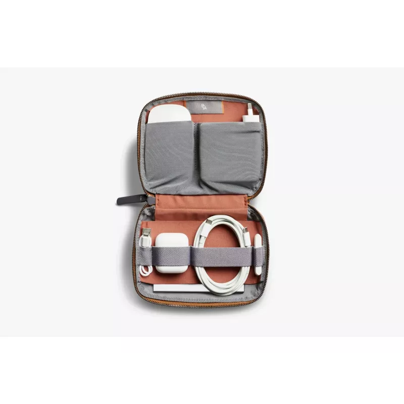 Bellroy Tech Kit Compact – organizzatore accessori tecnici bronzo