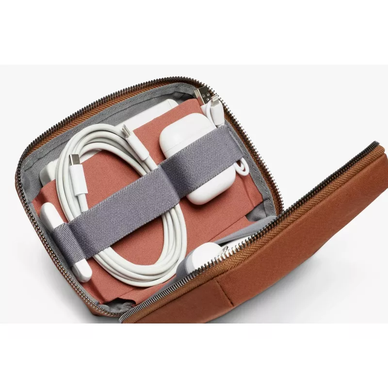 Bellroy Tech Kit Compact – organizzatore accessori tecnici bronzo