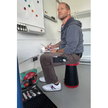 WEDO SITTOGO NXT sgabello telescopico, plastica, rosso, regolazione in altezza a vite a 10 livelli, portata 150 kg 212 4202