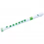 NUVO Recorder+ Flauto dolce soprano bianco-verde, diteggiatura tedesca, accordatura in C, plastica ABS, con custodia, scovolino e tabella delle diteggiature