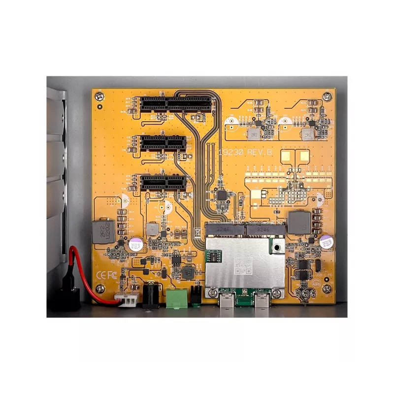 EXSYS box di espansione Thunderbolt 3 / USB 4 su 3x PCIe per schede corte (EX-1019)