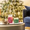 Yankee Candle Shimmering Christmas Tree candela, media