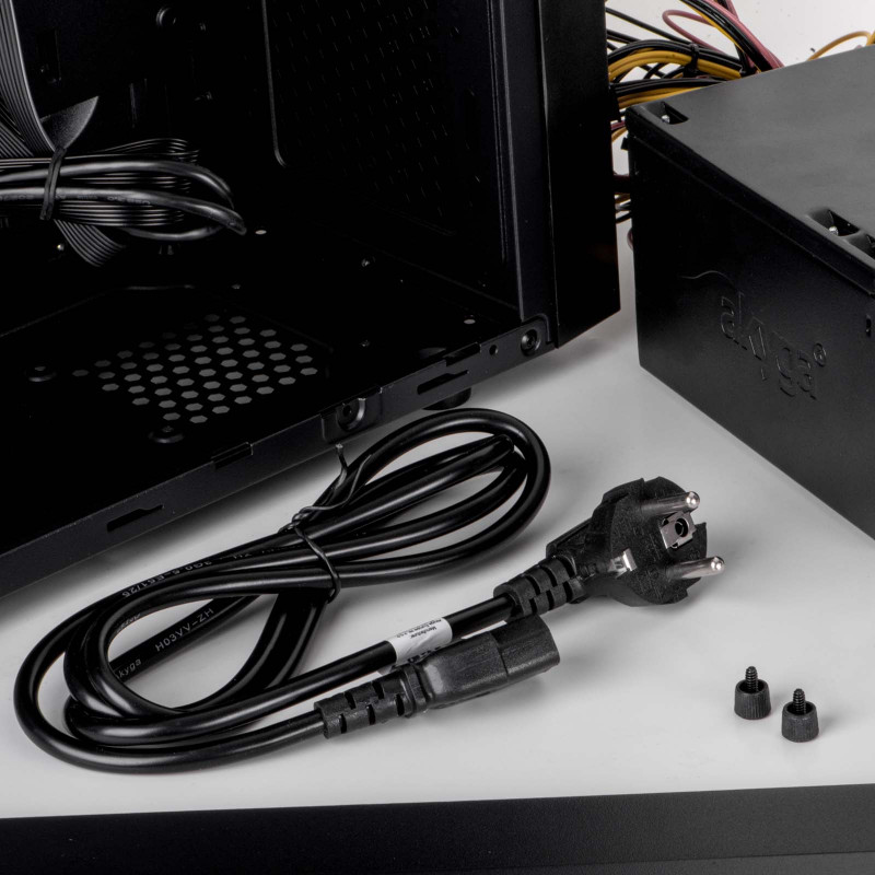 Cavo di alimentazione Akyga AK-PC-06S da CEE 7/7 (Schuko) a IEC C13, rame 3 x 1,5 mm², 3 m, nero