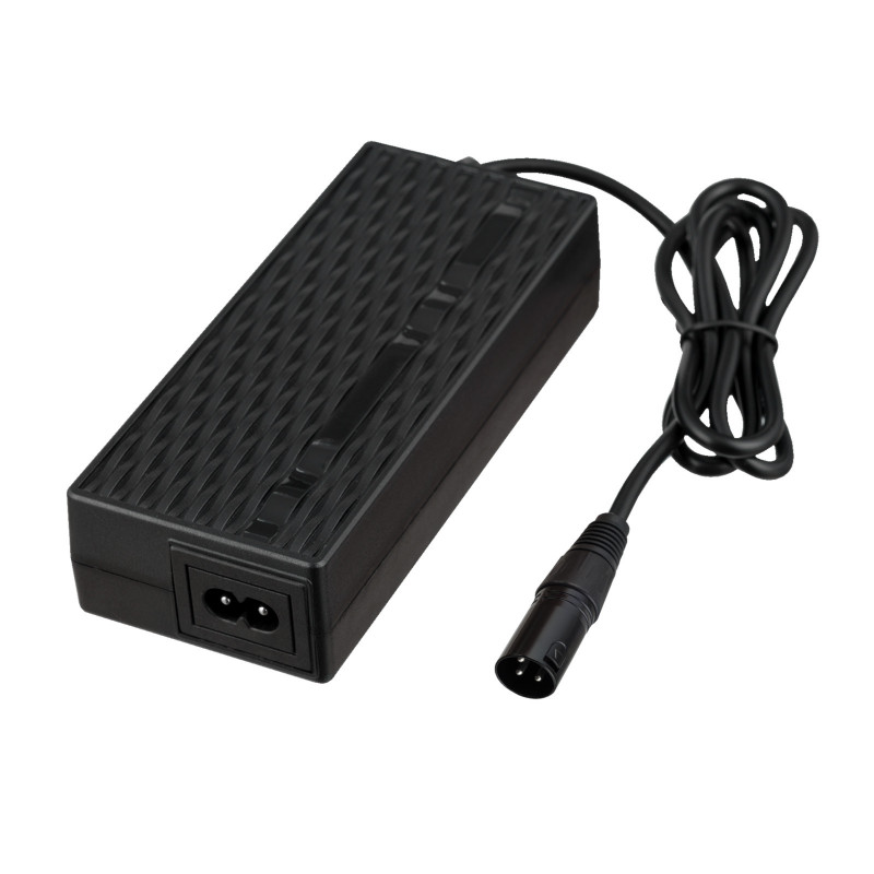 Akyga AK-EV-03 caricabatterie per e-bike e e-scooter con batteria da 36 V, 42 V / 2 A, 84 W, connettore maschio XLR 3 pin, 1 m