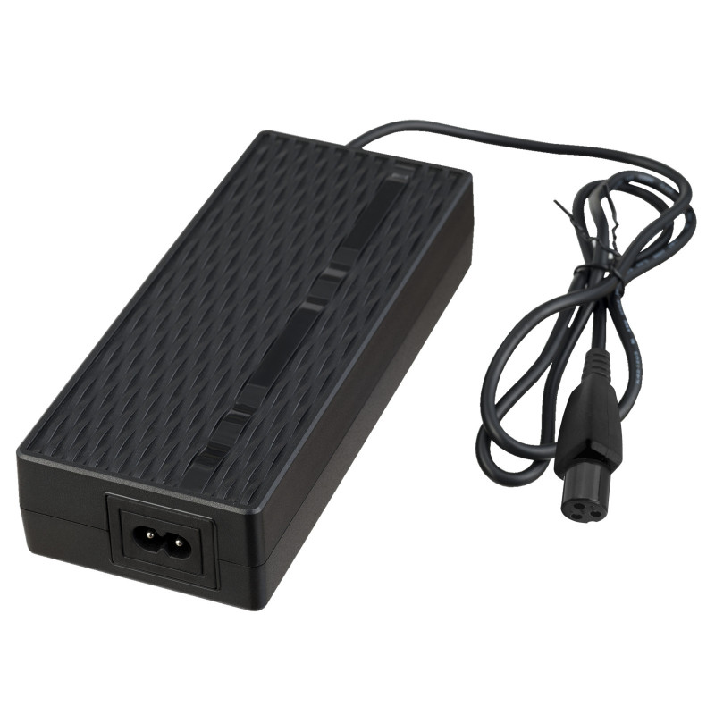 Akyga AK-EV-11 caricabatterie per e-scooter da 36 V, 42 V / 2 A 84 W, GX12 3 poli 9 mm, 1 m