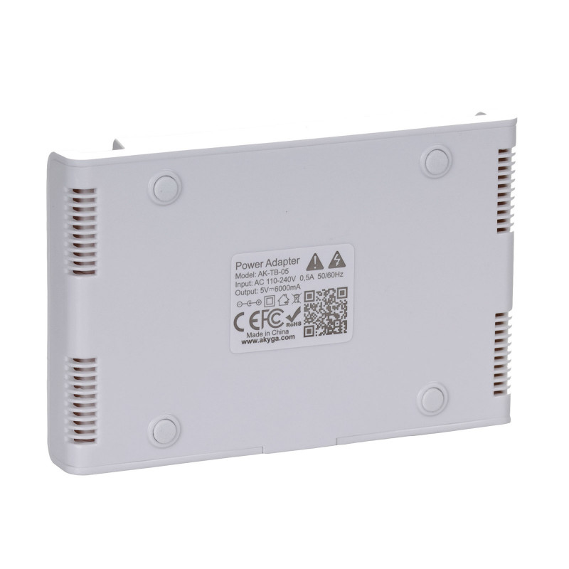 Alimentatore universale Akyga AK-TB-05 5.0V / 6.0A 30W 4x USB A 1.5m
