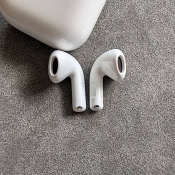 Apple AirPods 5 auricolari, bianchi, MKFW4LL/A