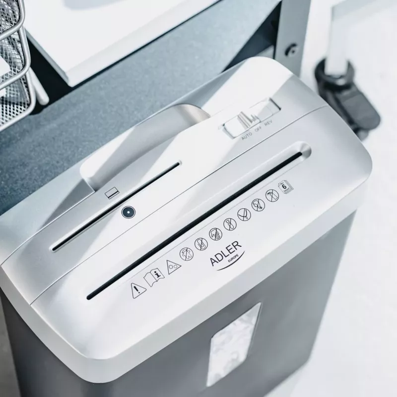 Adler AD 1037s argento distruggidocumenti a taglio a strisce, 5 fogli, livello di sicurezza P-1, contenitore 10 l