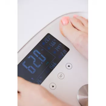 Beautifly SlimSense massaggiatore anticellulite multifunzionale con EMS, RF, cavitazione, LED luce rossa