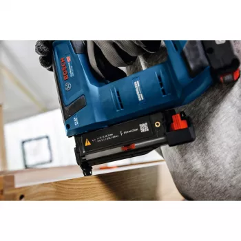 Bosch Professional GNH 18V-35 chiodatrice a batteria 18V (senza batteria, blu/nero)