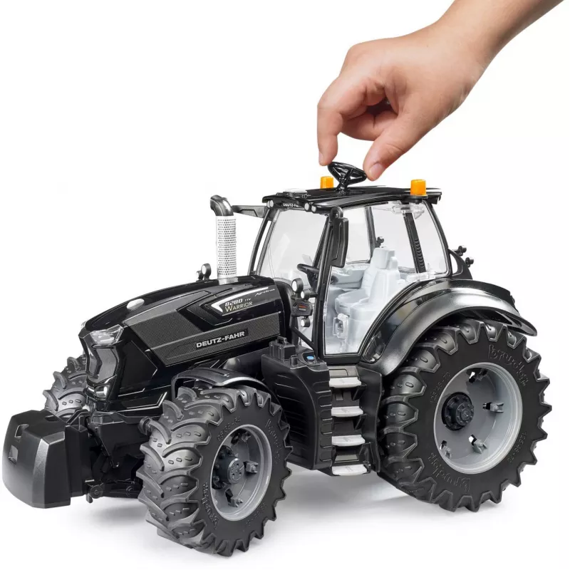 BRUDER DEUTZ-FAHR 8280 TTV Warrior trattore giocattolo, scala 1:16, serie Profi