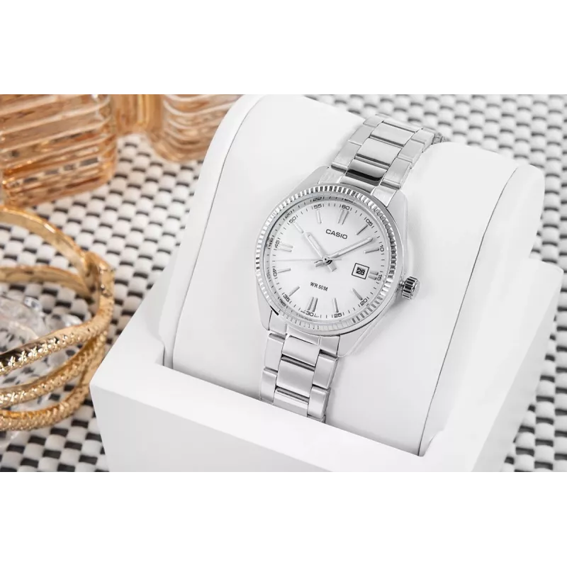 CASIO LTP1302PD7A1V Orologio unisex analogico al quarzo, acciaio inossidabile argento, 34,5 x 30,2 x 8,7 mm
