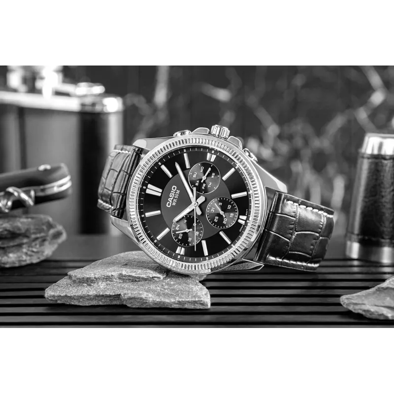 CASIO MTP1375L1AVDF Orologio analogico al quarzo uomo con cinturino in pelle, quadrante nero, 42 mm
