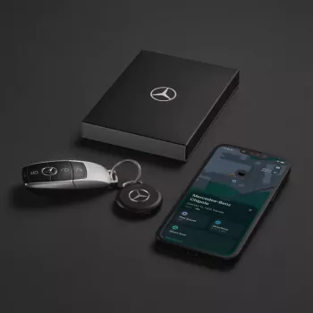 Chipolo LOOP Mercedes – tracker Bluetooth ricaricabile con cinturino in silicone per iOS e Android, nero