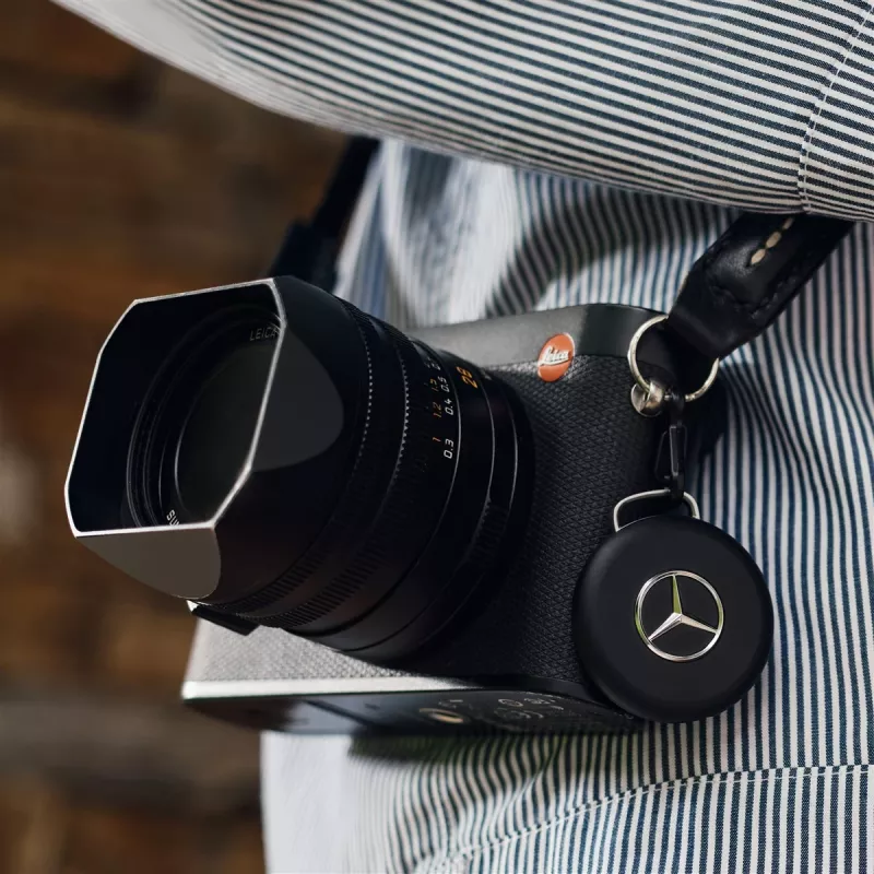 Chipolo LOOP Mercedes – tracker Bluetooth ricaricabile con cinturino in silicone per iOS e Android, nero