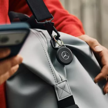 Chipolo LOOP Mercedes – tracker Bluetooth ricaricabile con cinturino in silicone per iOS e Android, nero
