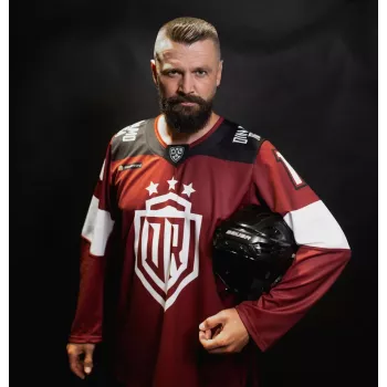 Dinamo Riga maglia da tifoso Dārziņš #16 rossa XS