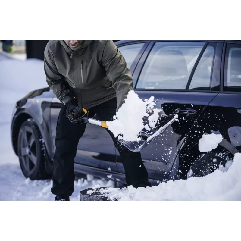 Fiskars X-series pala spalaneve telescopica per auto (nero/arancione)