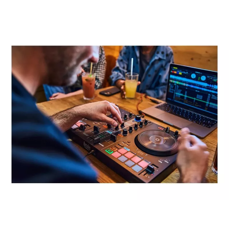 Hercules DJ Essentials Kit con DJControl Inpulse 200, diffusori DJMonitor 32 e cuffie HDP DJ45