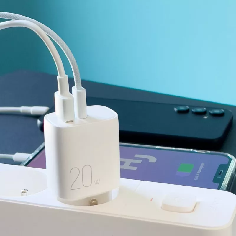 Caricabatterie rapido JOYROOM USB-A QC3.0 / USB-C PD 20W bianco (L-QP2011)