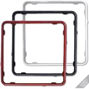 Jung CDP 81 BLM Cornice coprifilo, 1 modulo, nero, lucido, 3 pz.