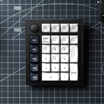 Tastierino numerico custom wireless Keychron Q0 Max QMK Gateron Jupiter Banana RGB Shell bianco