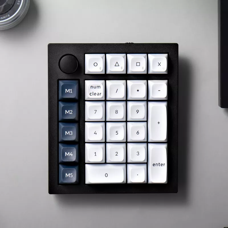 Tastierino numerico custom wireless Keychron Q0 Max QMK Gateron Jupiter Banana RGB Shell bianco