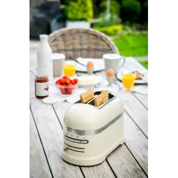 KitchenAid 5KMT2204EAC tostapane 2 fette 1250 W crema