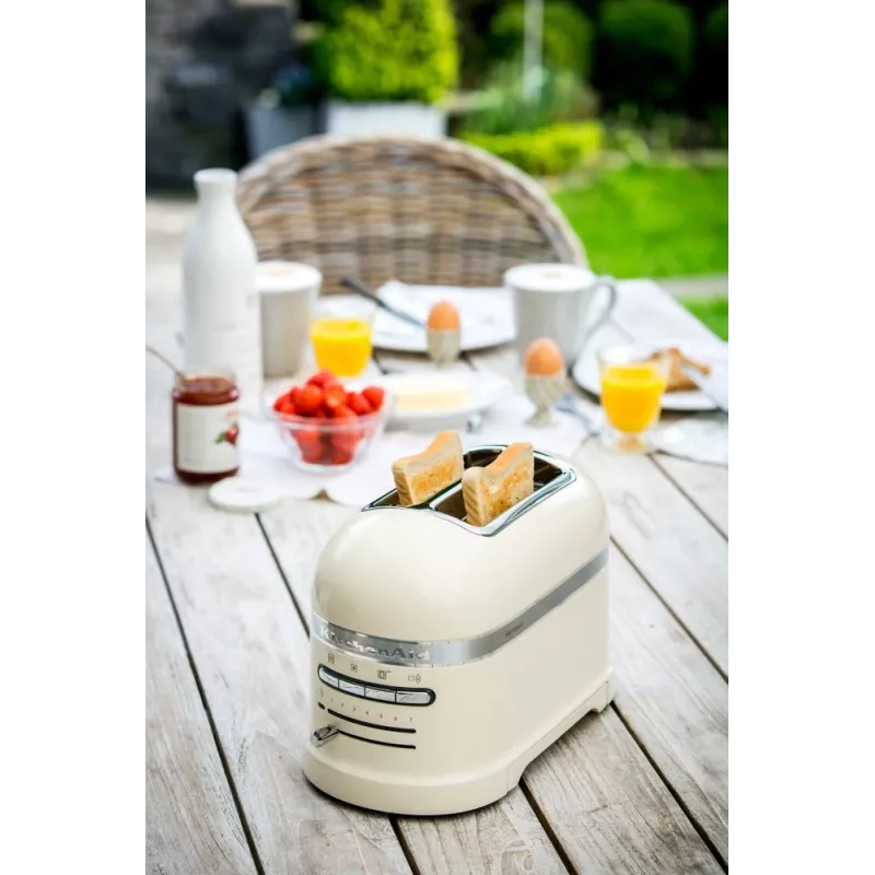 KitchenAid 5KMT2204EAC tostapane 2 fette 1250 W crema