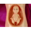 LEAN TOYS Bambola neonata incinta con capelli lunghi e accessori