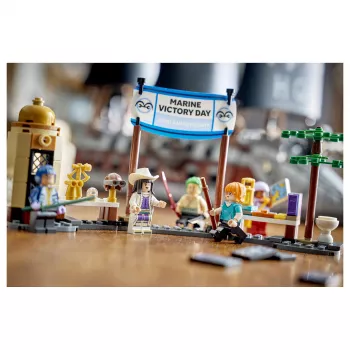 LEGO One Piece 75646 Garp's Marine Battleship set da costruzione