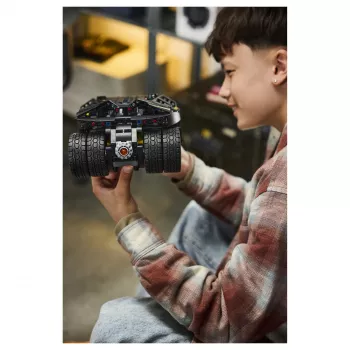 LEGO Technic 42239 Batmobile Tumbler - set di costruzione impegnativo da 1360 pezzi per bambini e adulti