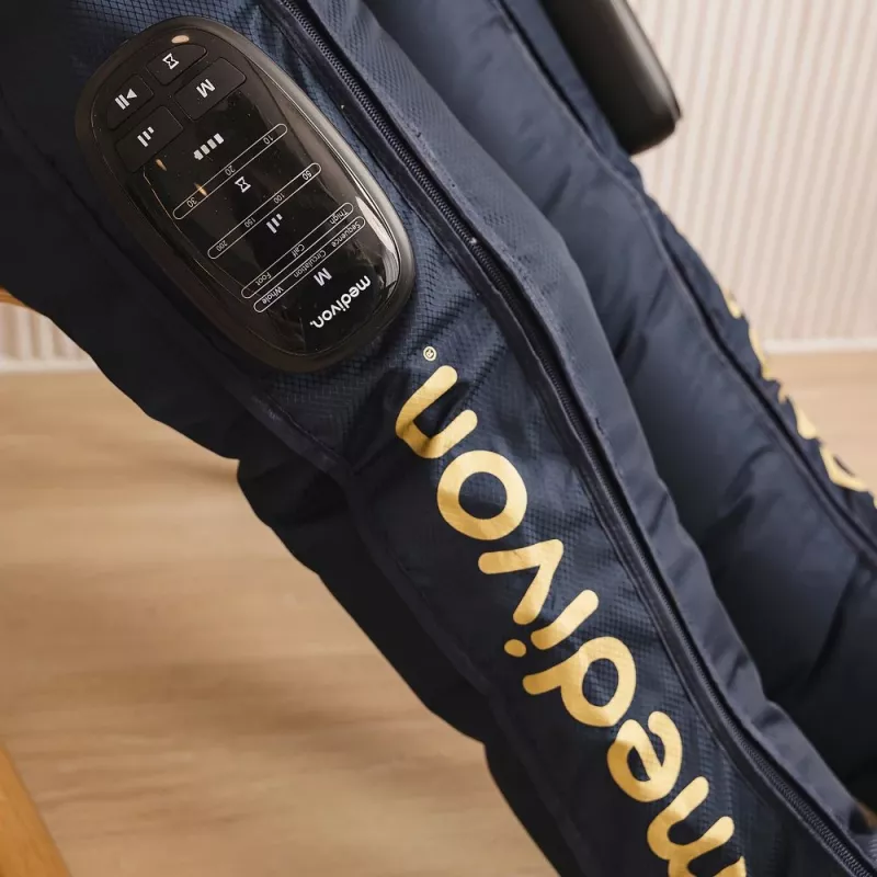 Medivon Compression Massager Aeria - Massaggiatore per Gambe e Piedi a Compressione d'Aria con Calore, 3 Modalità, 3 Intensità, Telecomando Wireless